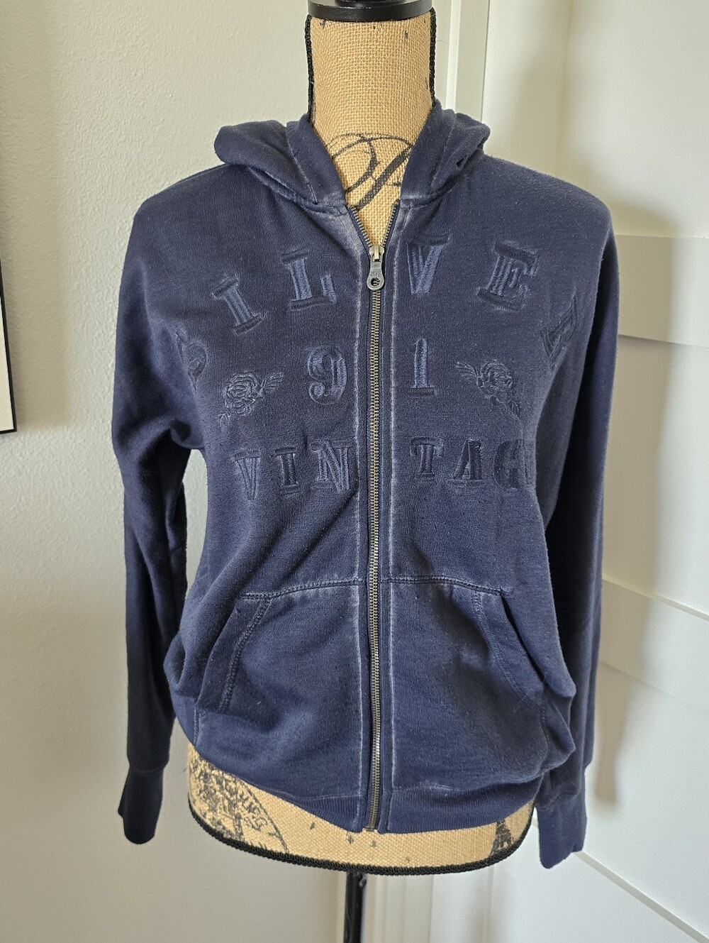 Silver Jeans Co Hoodie Size M NWT Dark Blue Wash
